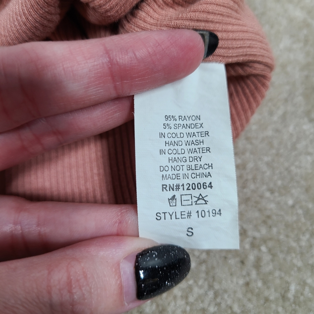 Mind Code Cropped Tank Top - Picture 3 of 3